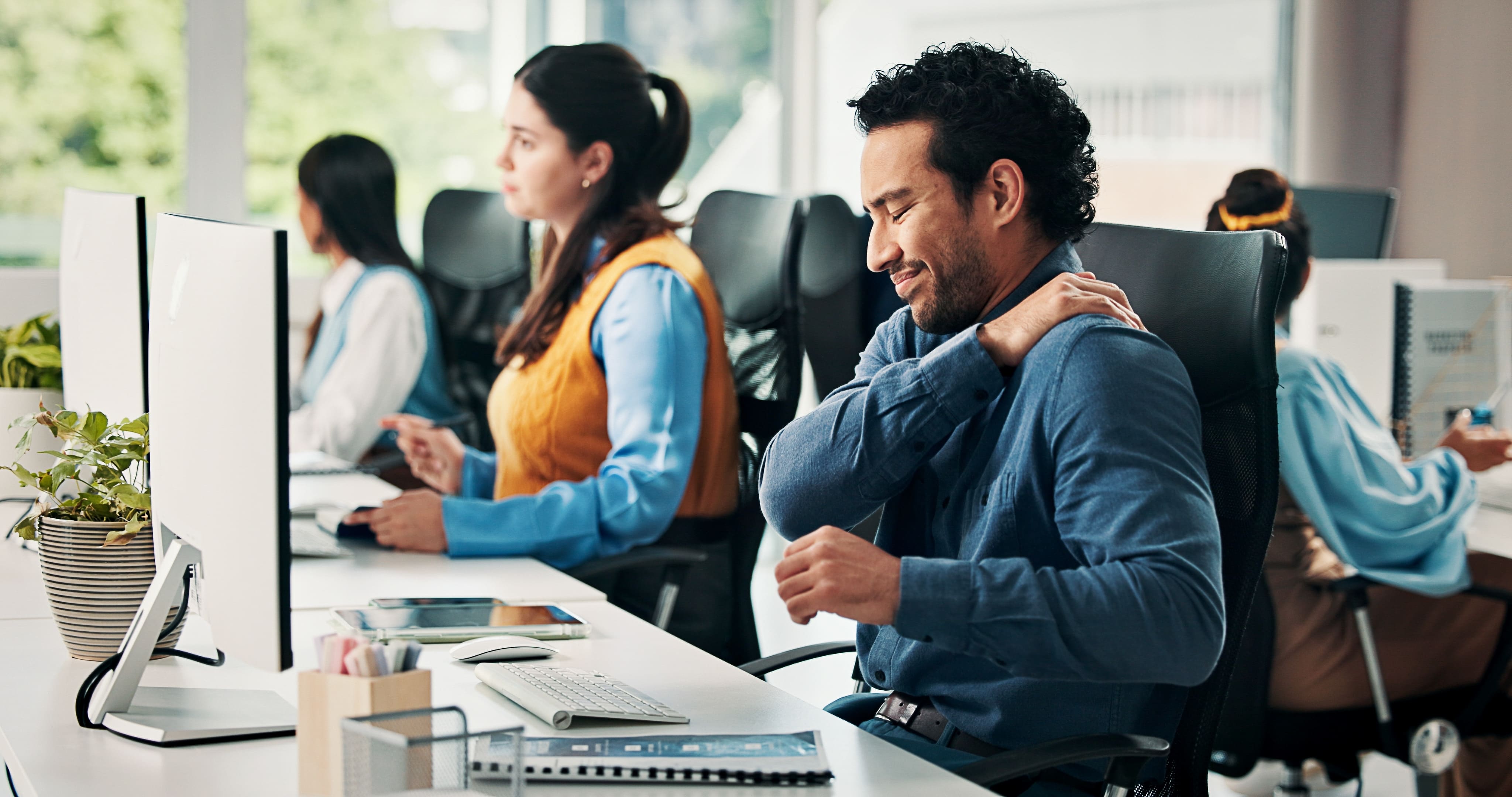 Exercices de prévention TMS au poste de travail